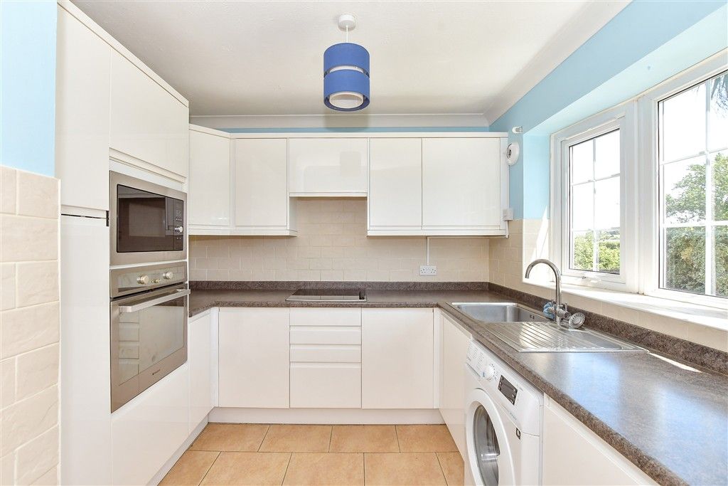 Property photo 3 of 15 Kitchen