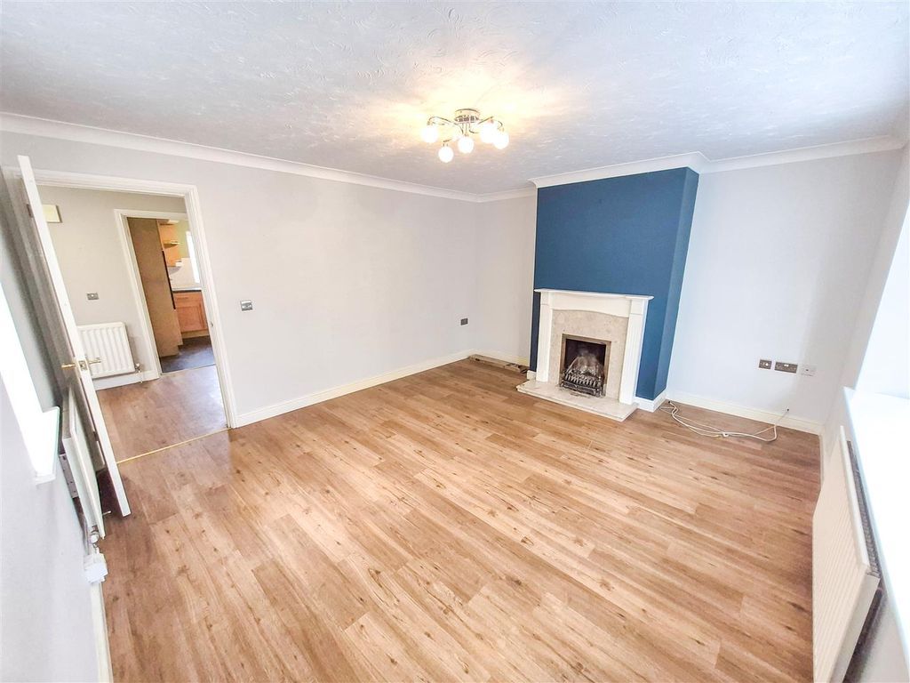 Property photo 3 of 14 24-12-2025__20-52-50_1_Mayflower___Dining_Lounge.9