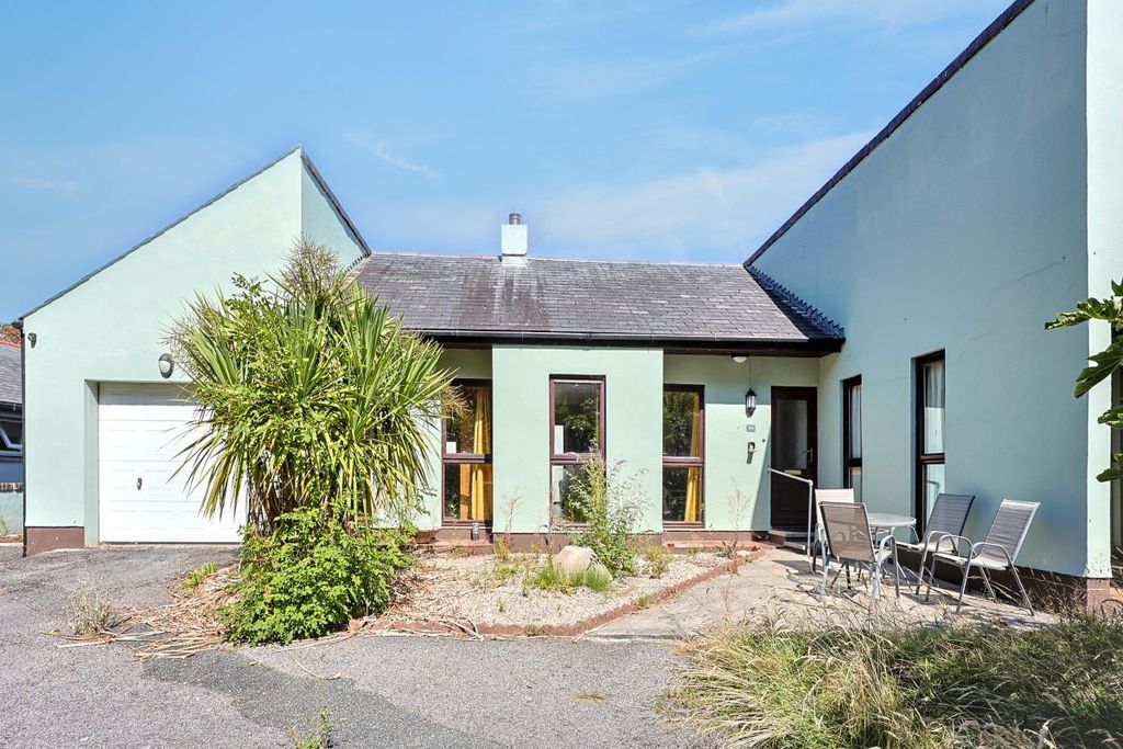 Property photo 1 of 30