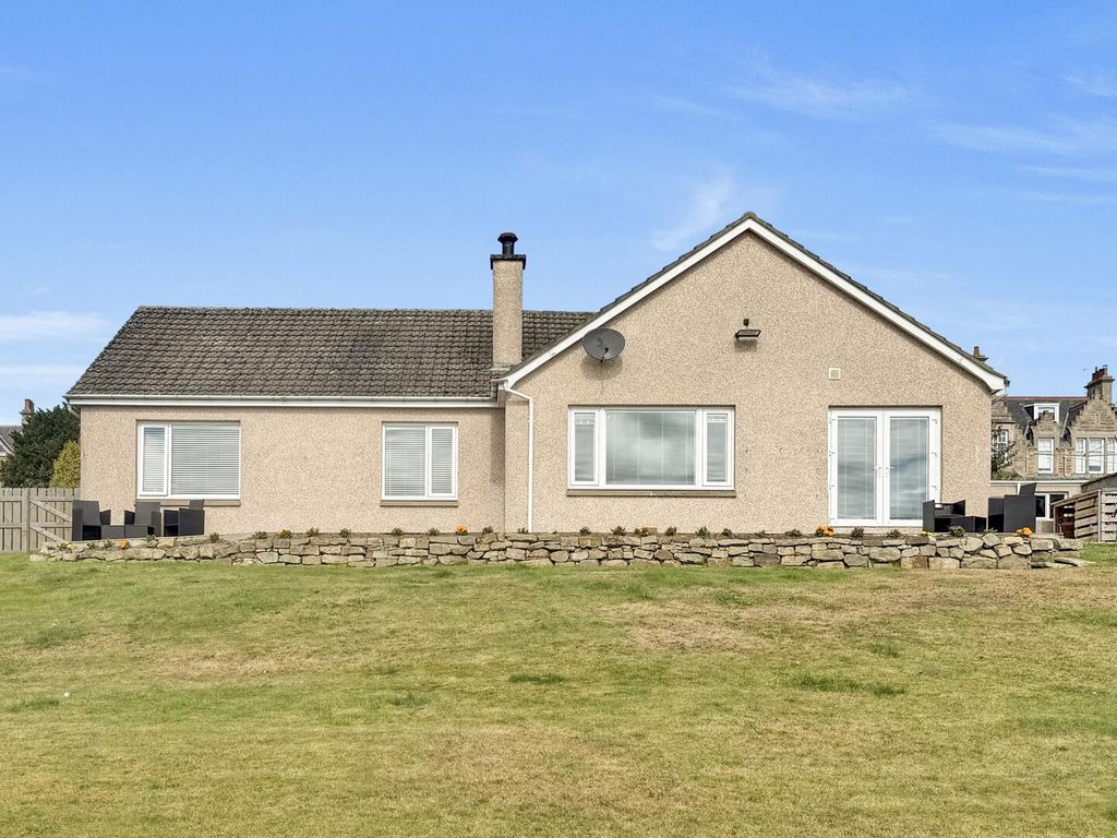 Property photo 1 of 32 Rear Garden