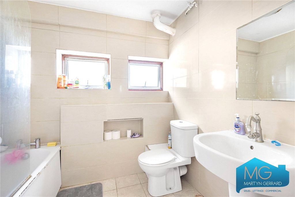 Property photo 3 of 10 Picture No. 04