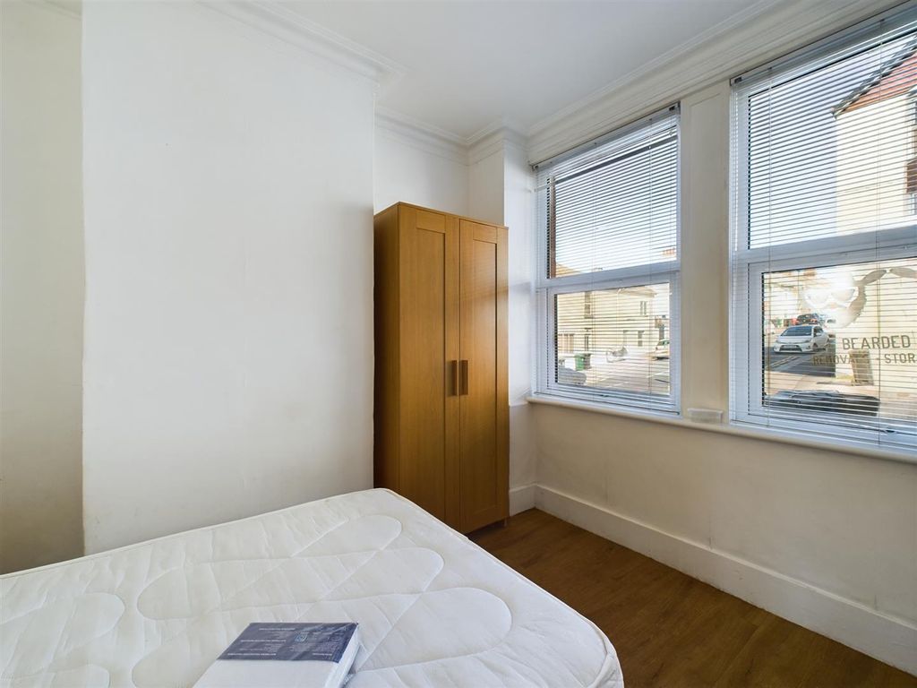 Property photo 3 of 9 Cam02534G0-Pr0372-Still006.Jpg