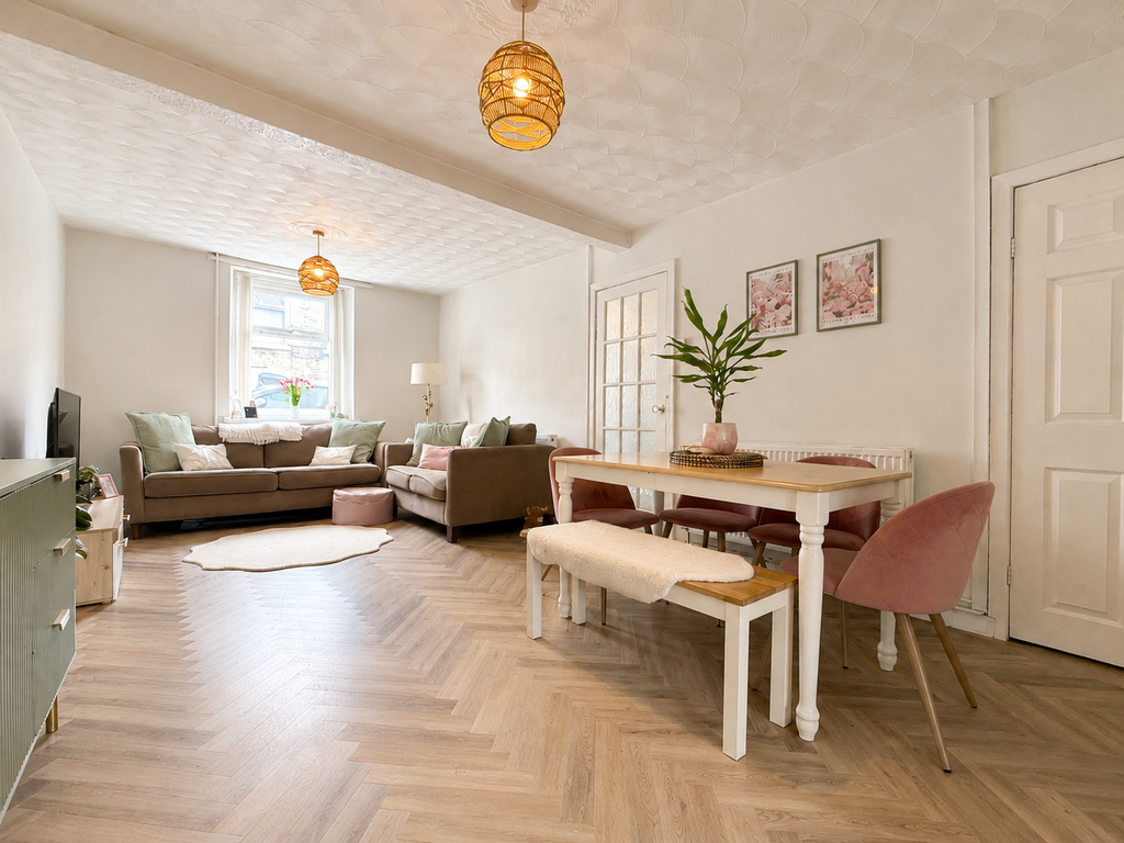 Property photo 3 of 16 C2Dffc8B-72C2-4A8B-A5E3-9095Ded18B14