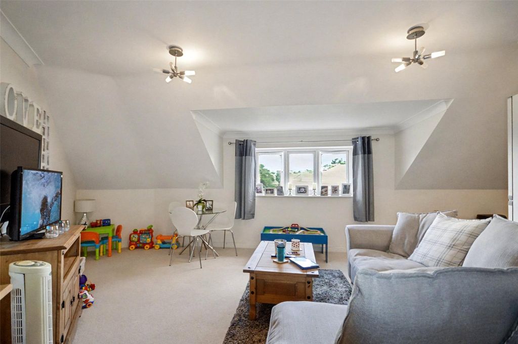 Property photo 2 of 9 Picture No. 15