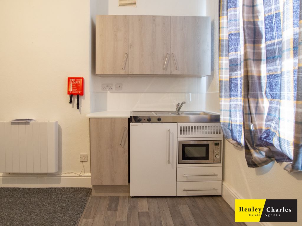 Property photo 3 of 4 Kitchen