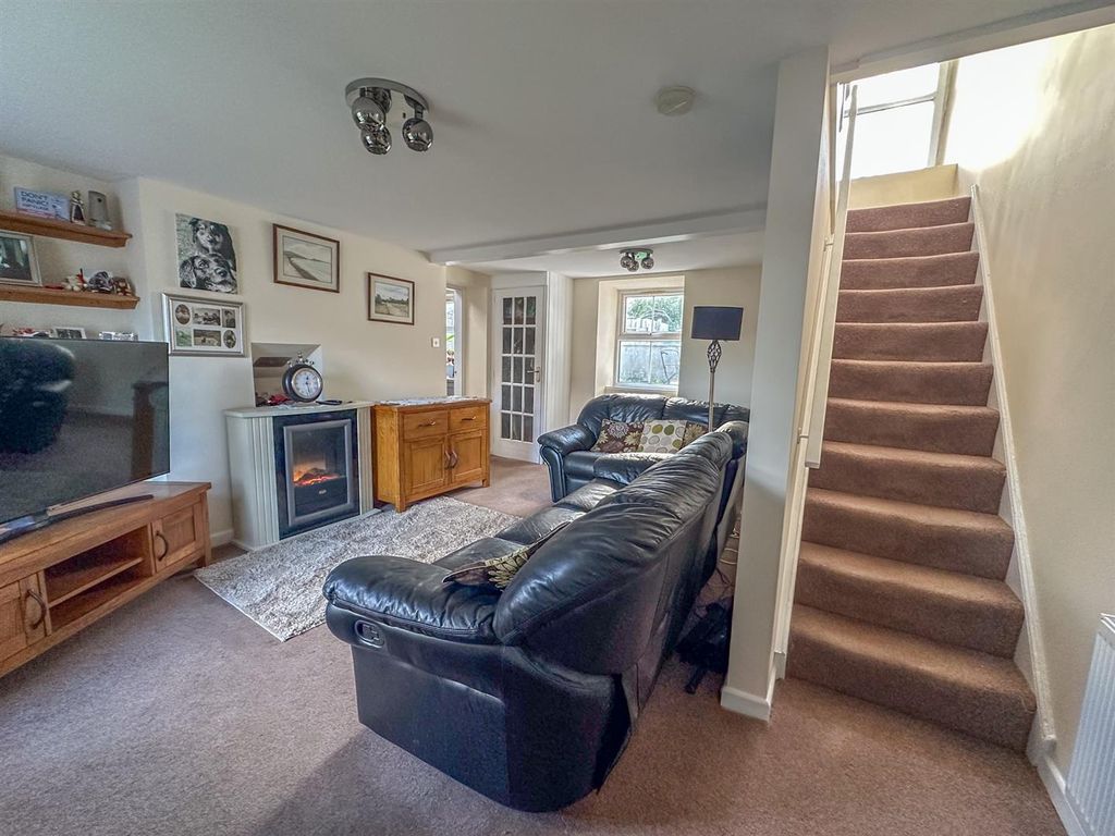 Property photo 3 of 22 40 St German Place (1).Jpg