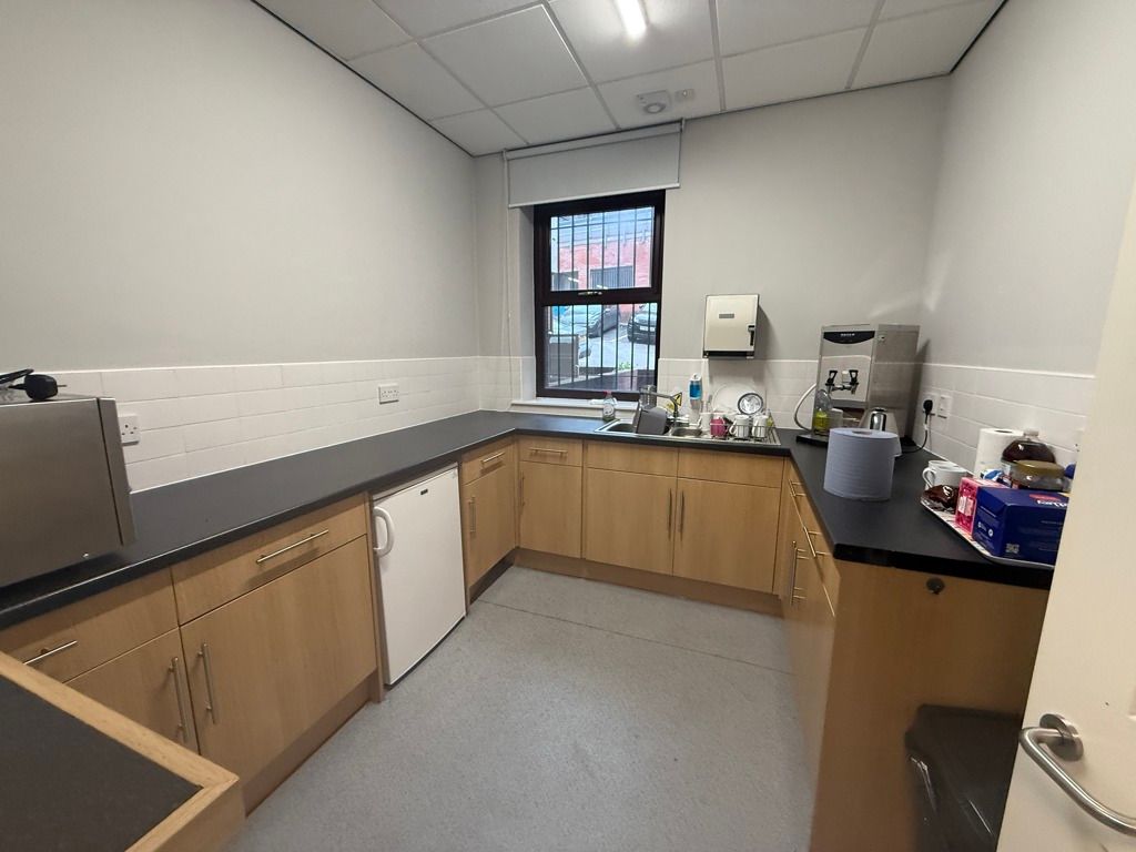 Property photo 3 of 9 Photo 4