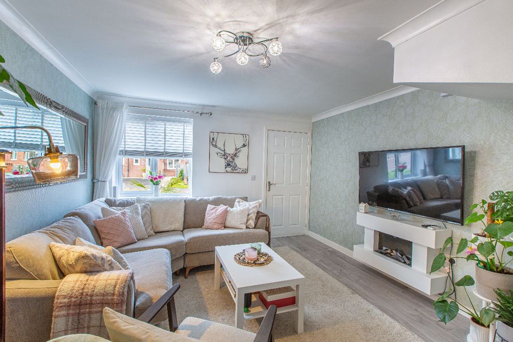 Property photo 2 of 30