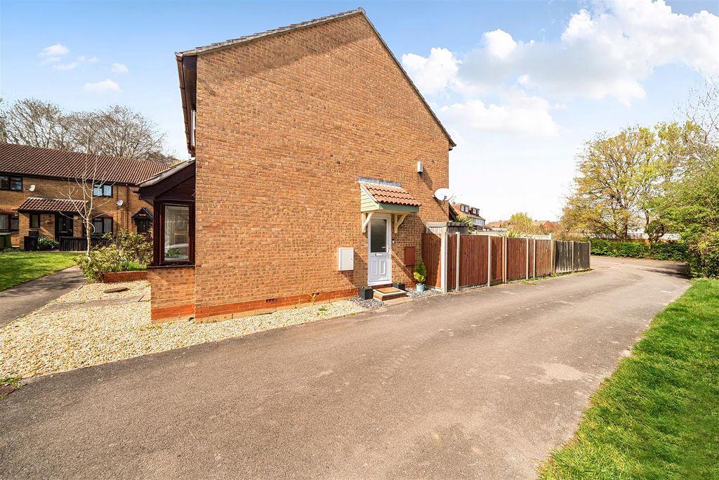 Additional image 13 of 1 bed property for saleDryden Close, Fareham, Hampshire PO16