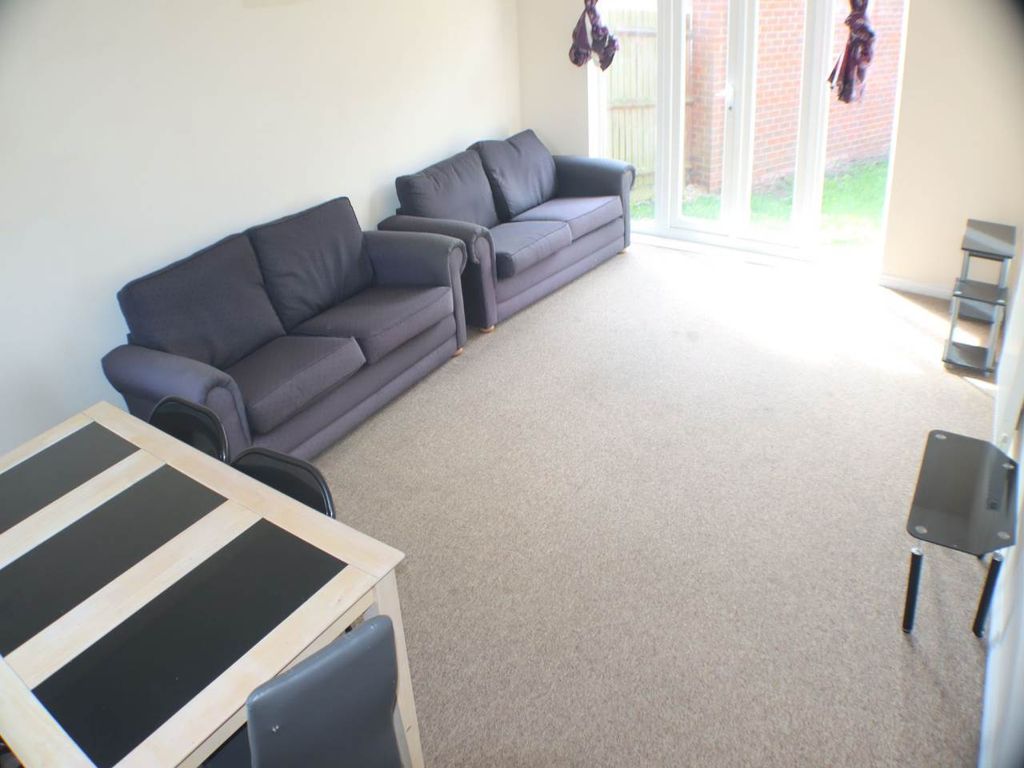 Property photo 2 of 14 0Ad2Fb8E-3F1c-4B4d-8583-38d79E9A546E