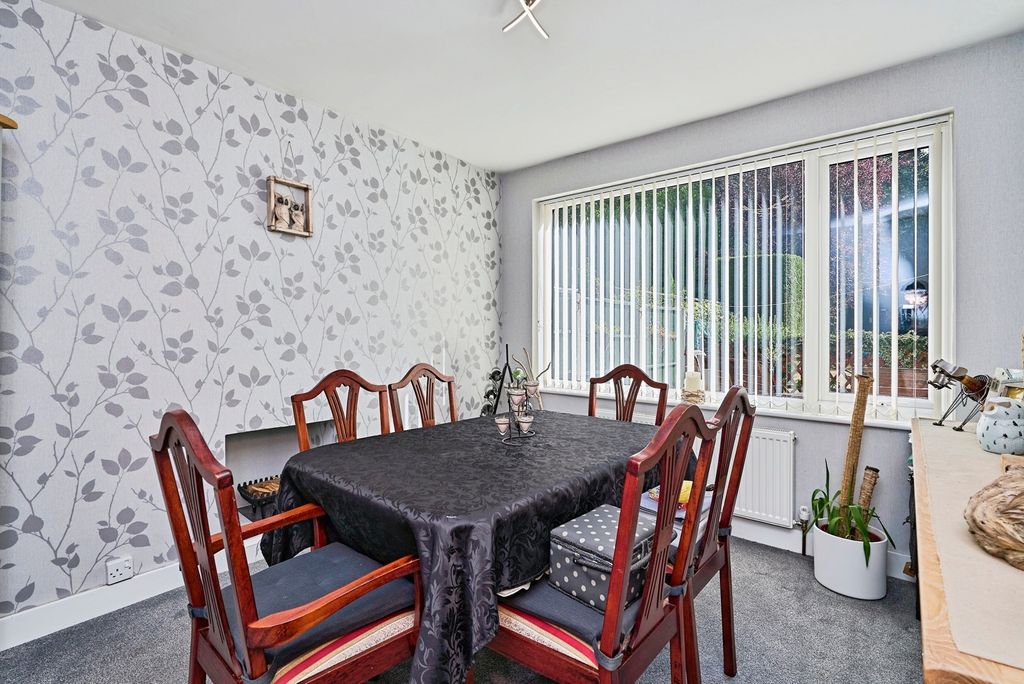 Property photo 3 of 17 Pbox-Img.Jpg