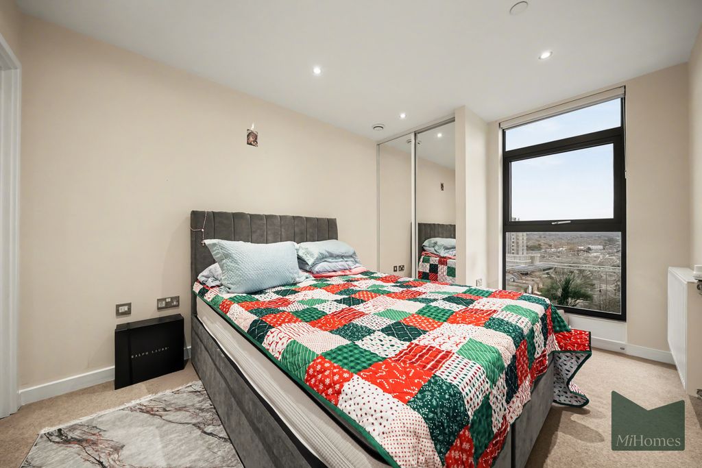 Property photo 3 of 11