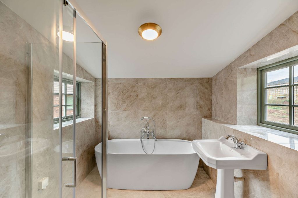 Property photo 3 of 31 Family Bathroom