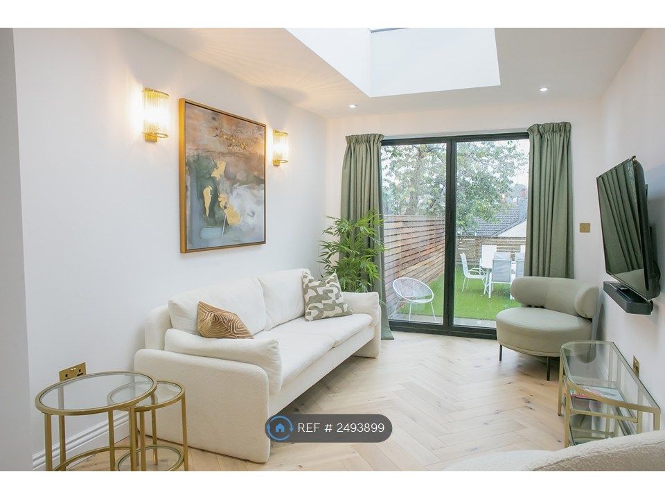 Property photo 1 of 32