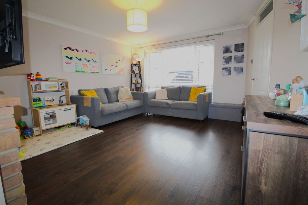 Property photo 2 of 13 Lounge