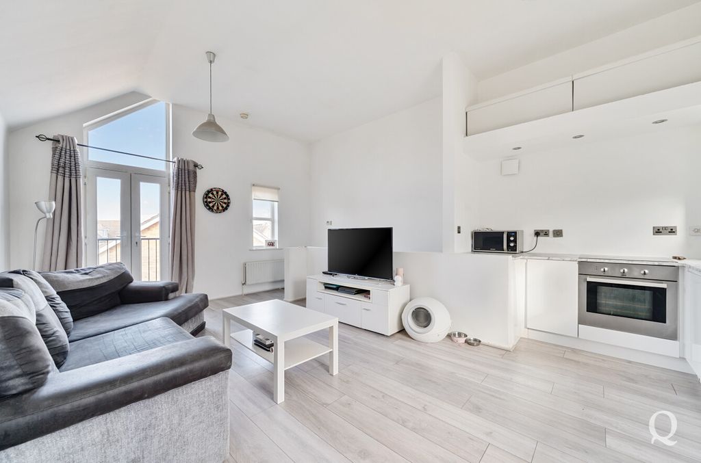 Property photo 1 of 21 133733c6-8d73-495...