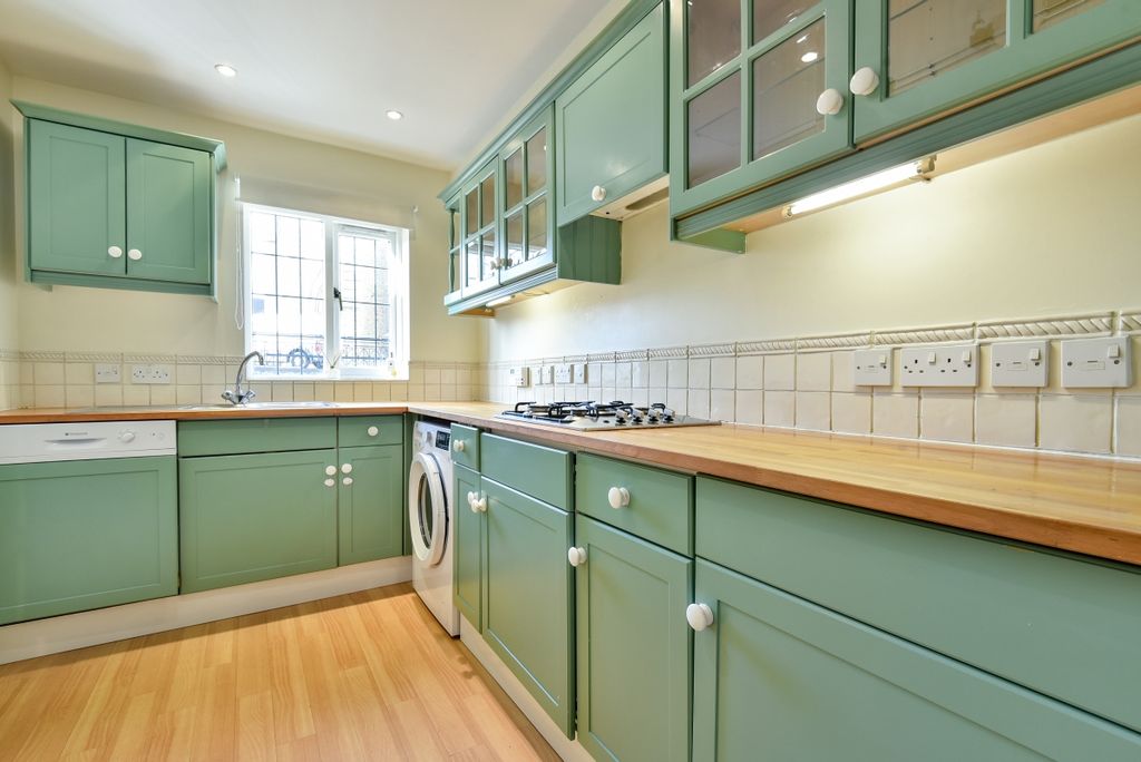 Property photo 3 of 12