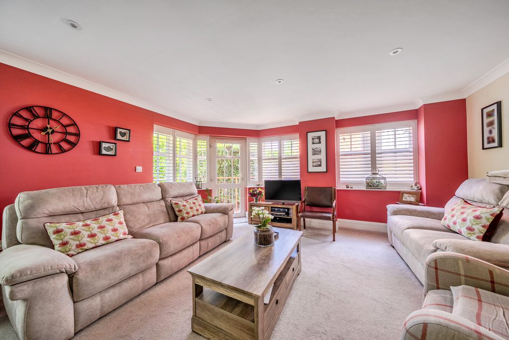 Property photo 2 of 18 1464490-20-6A071d...