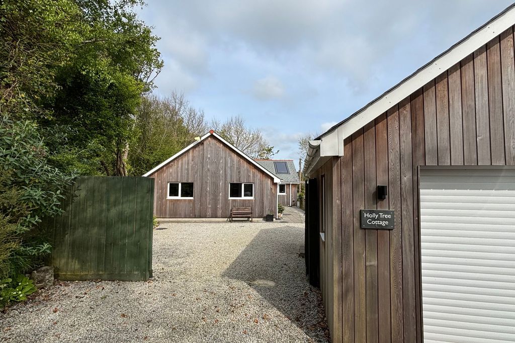 Property photo 3 of 34