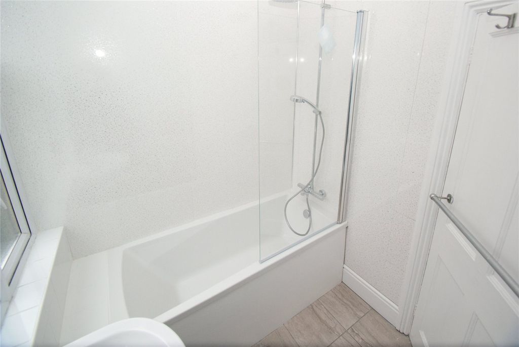Property photo 3 of 5 Picture No. 08