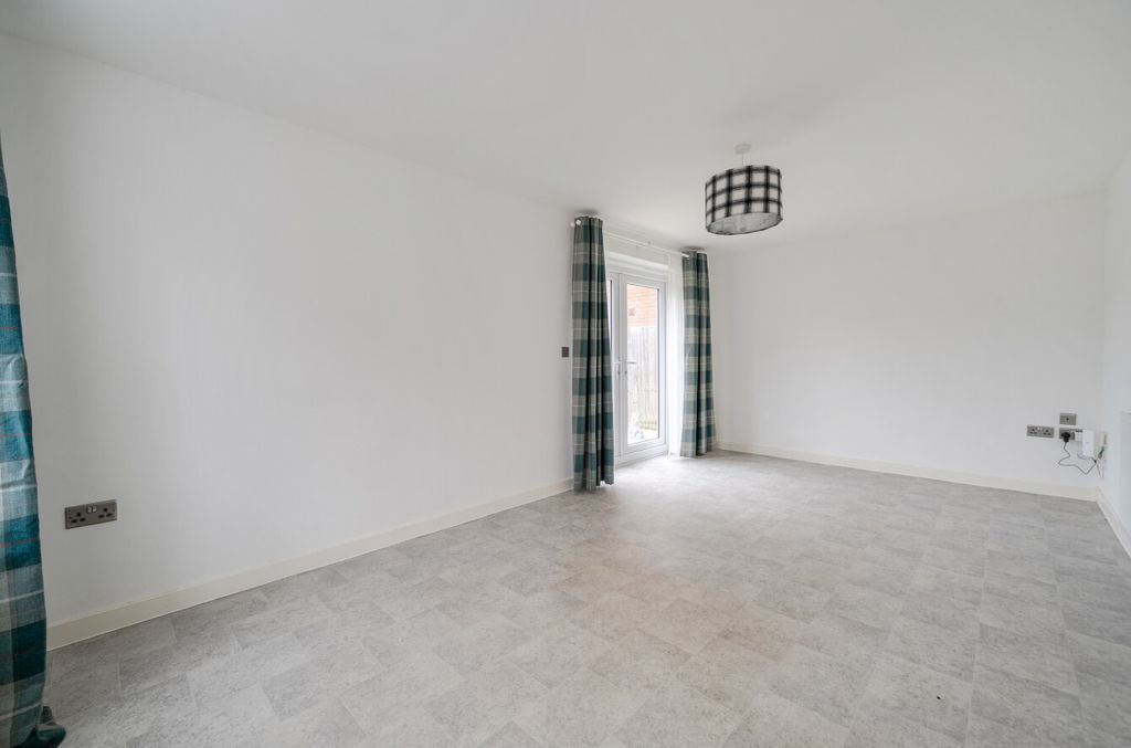 Property photo 3 of 13 1429987-7-69B302F...