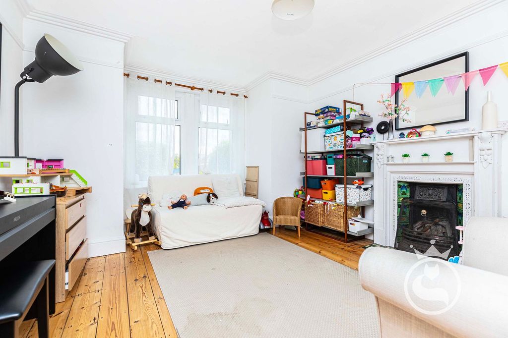 Property photo 3 of 18