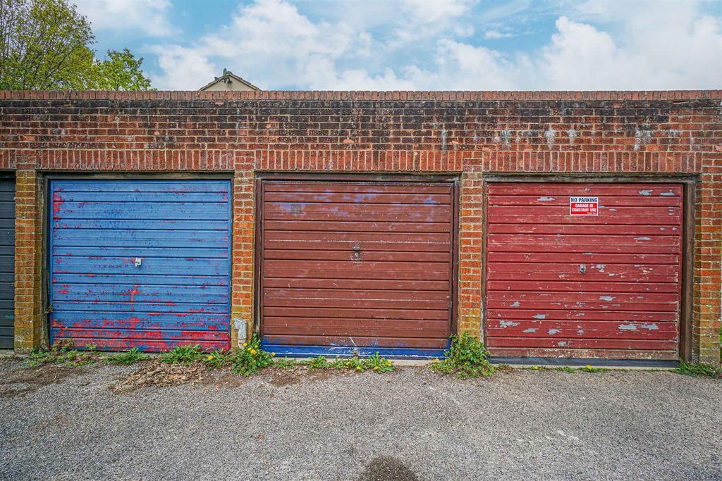 Property photo 1 of 2 Qu1W1Jdxxkivztsv-6Xbkg.Jpg