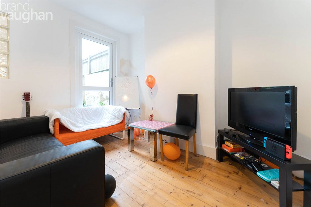 Property photo 3 of 14 Picture No. 20