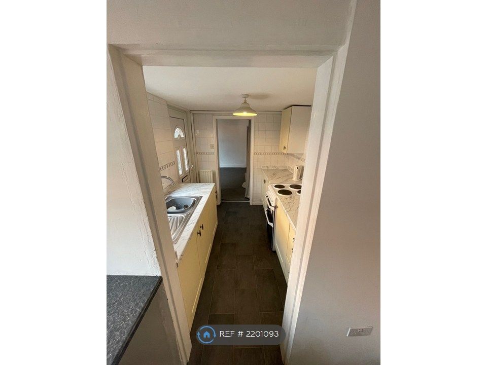 Property photo 2 of 20 Kitchen