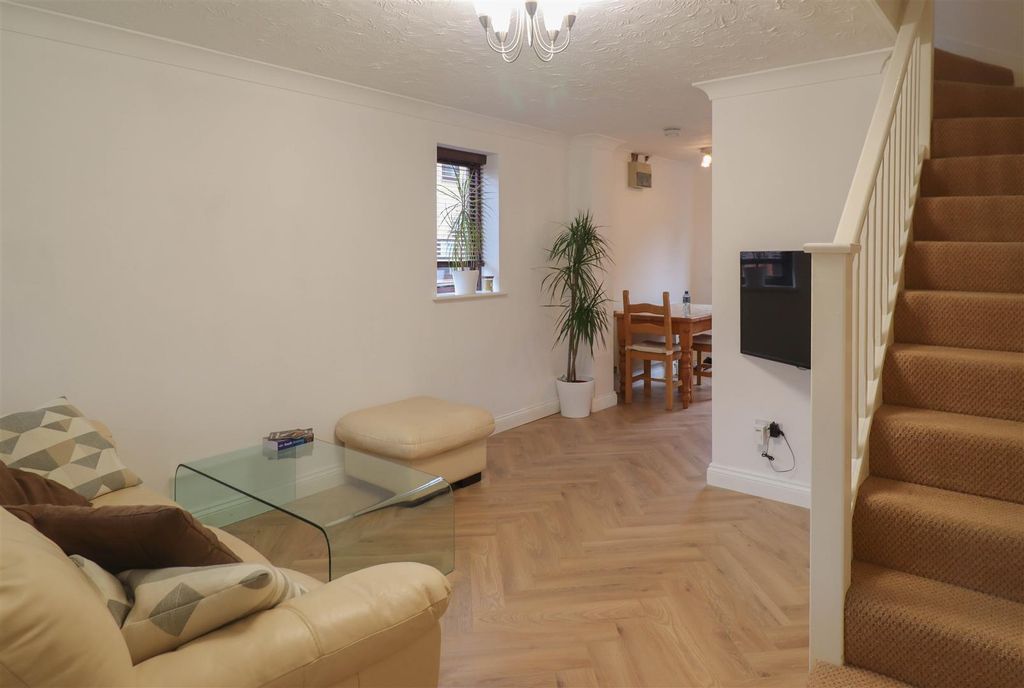 Property photo 2 of 11 Img_1443-1.Jpg