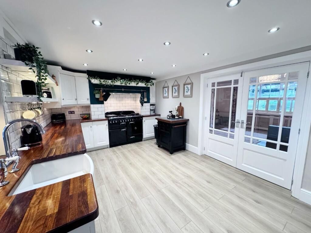 Property photo 1 of 3