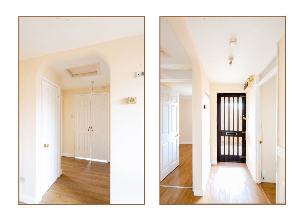 Property photo 2 of 16 Entrance Hall