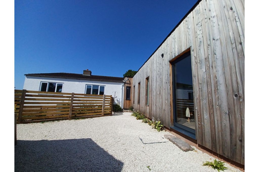 Property photo 1 of 37