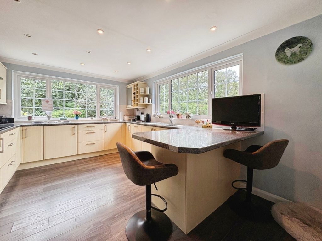 Property photo 2 of 35 5021493