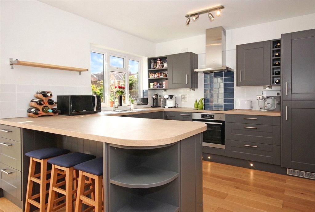 Property photo 1 of 11 Picture No. 18