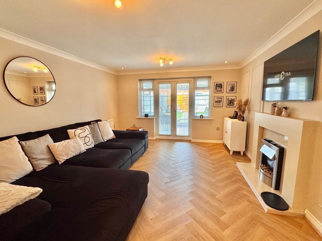 Property photo 3 of 36