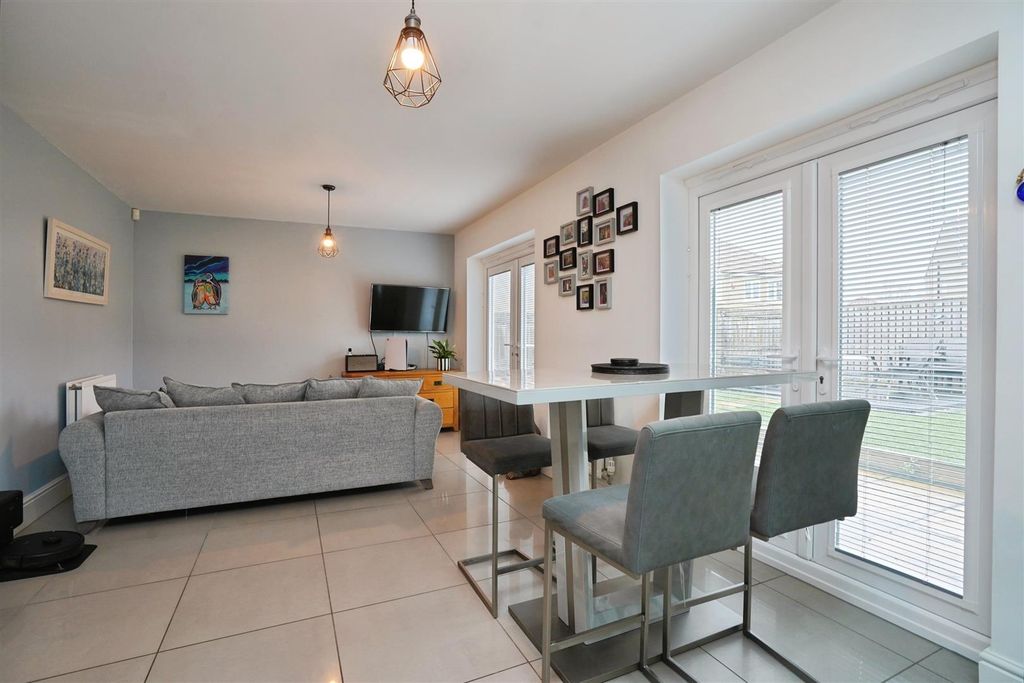 Property photo 3 of 16 De150c43-U 20 2829 29.Jpg