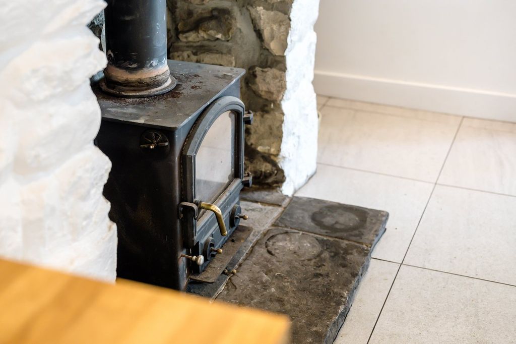 Property photo 3 of 28