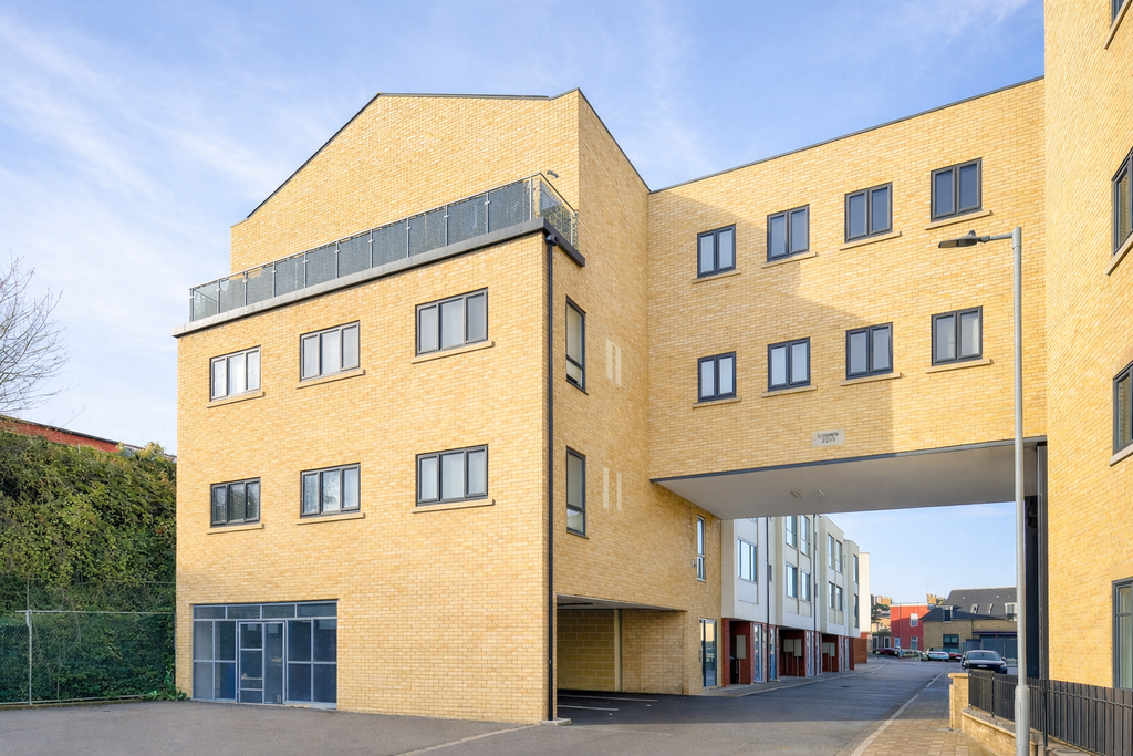 Property photo 1 of 12