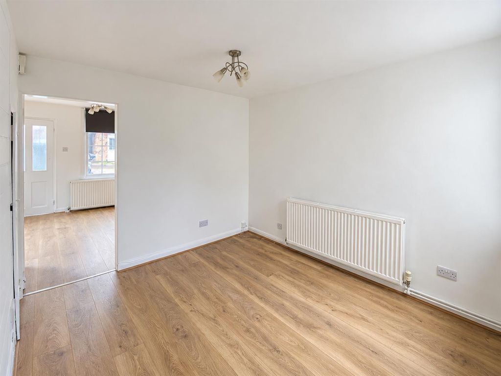 Property photo 3 of 14 8B1462B6-32B8-499d-B0Ad-726B427Cfb21.Png