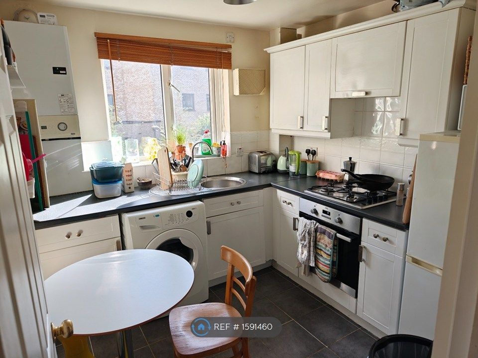 Property photo 3 of 9 Kitchen