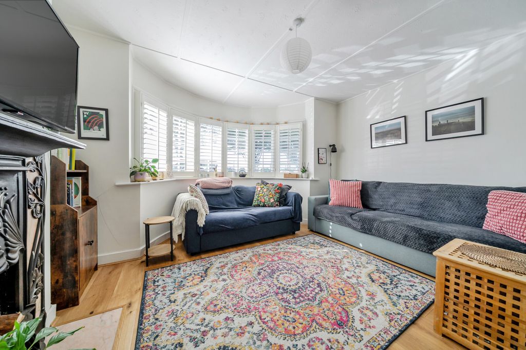 Property photo 2 of 22 1353864-21-68c3Ea...