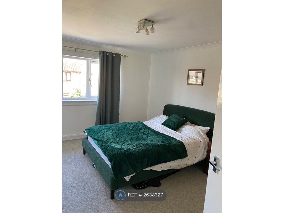 Property photo 3 of 16 Bedroom 1