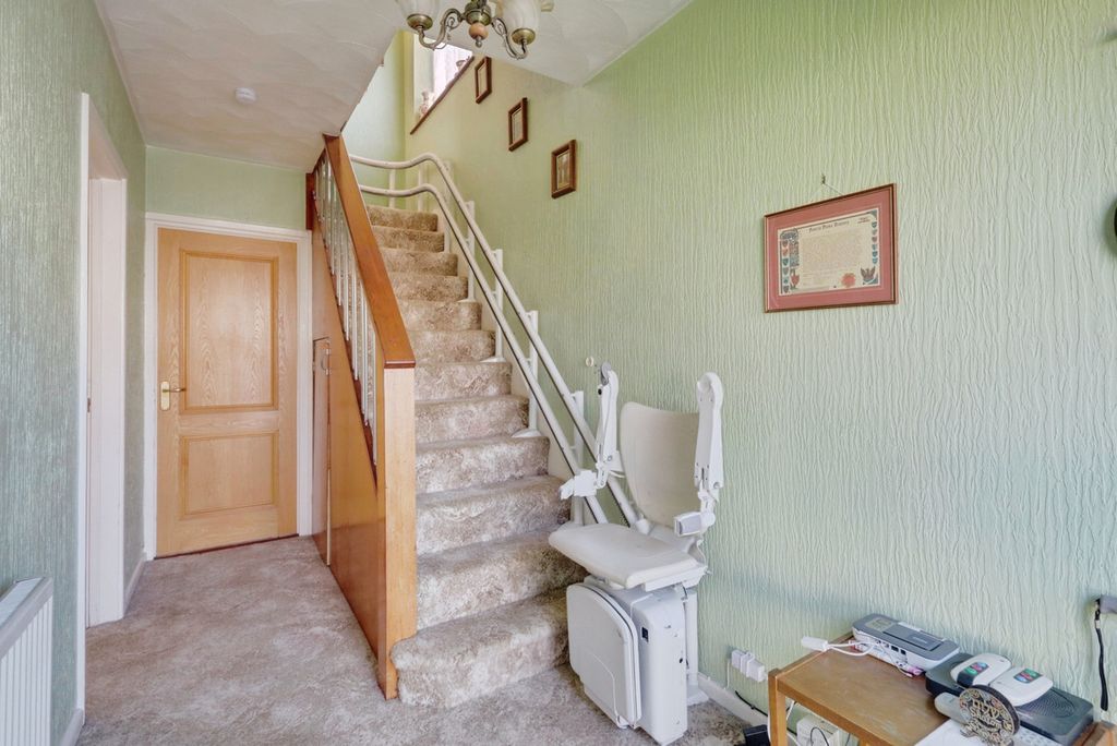 Property photo 2 of 23