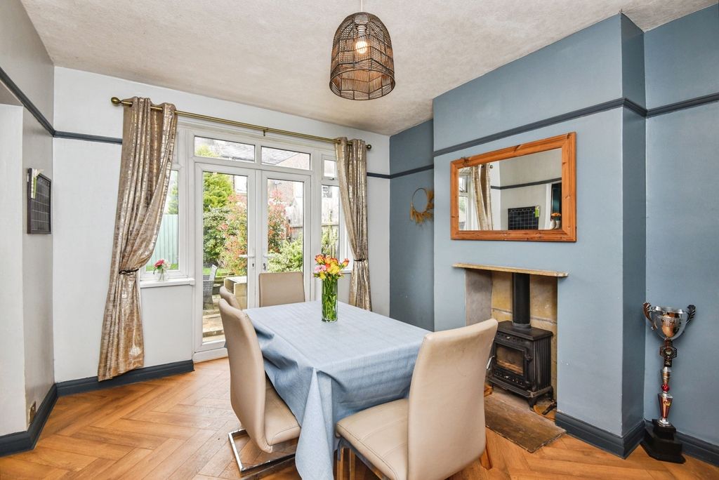 Property photo 3 of 17 Dining Room