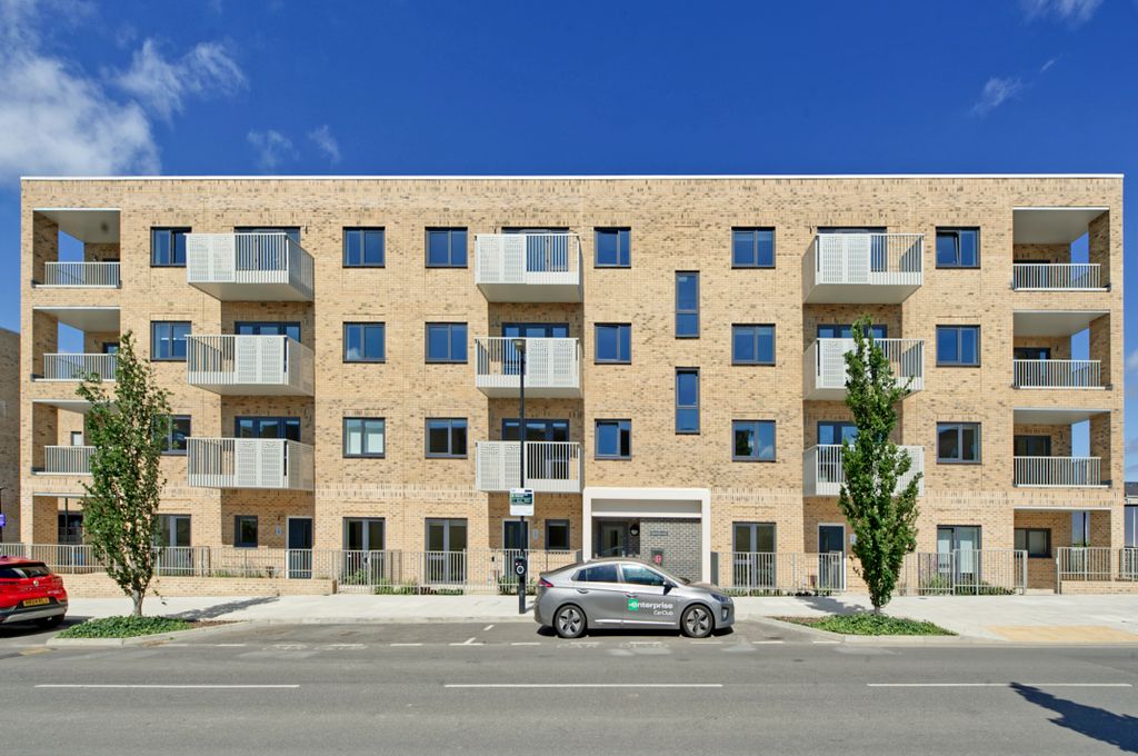 Property photo 1 of 17 Honeysuckle Hse-4257