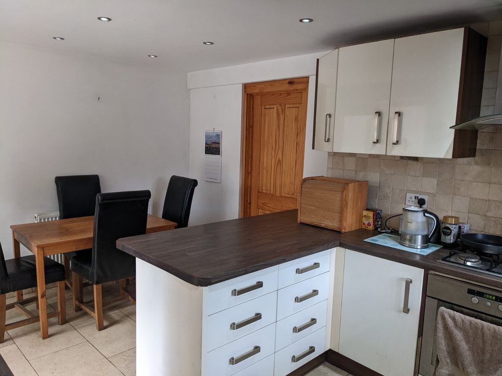 Property photo 3 of 12 Picture No. 12