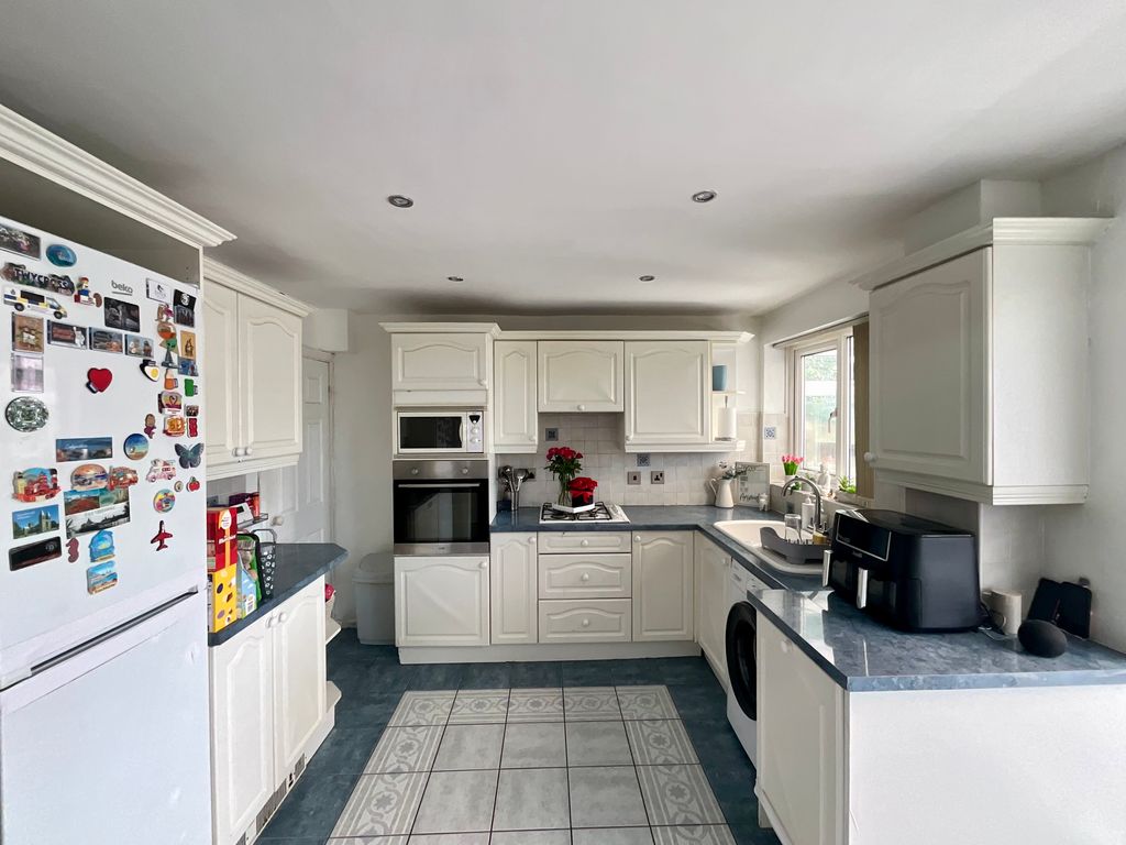 Property photo 2 of 19 Img_9800