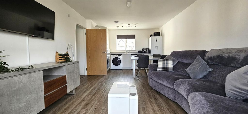 Property photo 2 of 14 6.Jpg