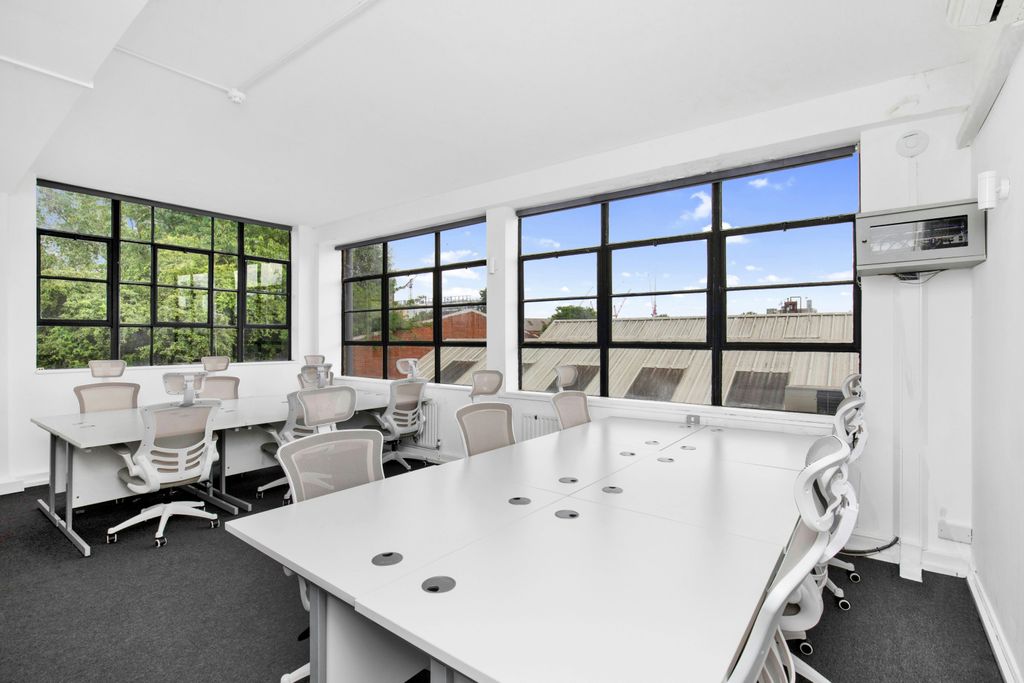 Property photo 2 of 18 The Hive - Hive 104 - 2.Jpg